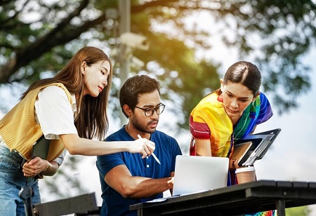 Qatar University Hosts Sixth Youth Research Forum